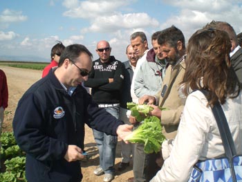 Agricultores, técnicos y empresarios visitan el sur de Navarra en un viaje organizado por el GDR